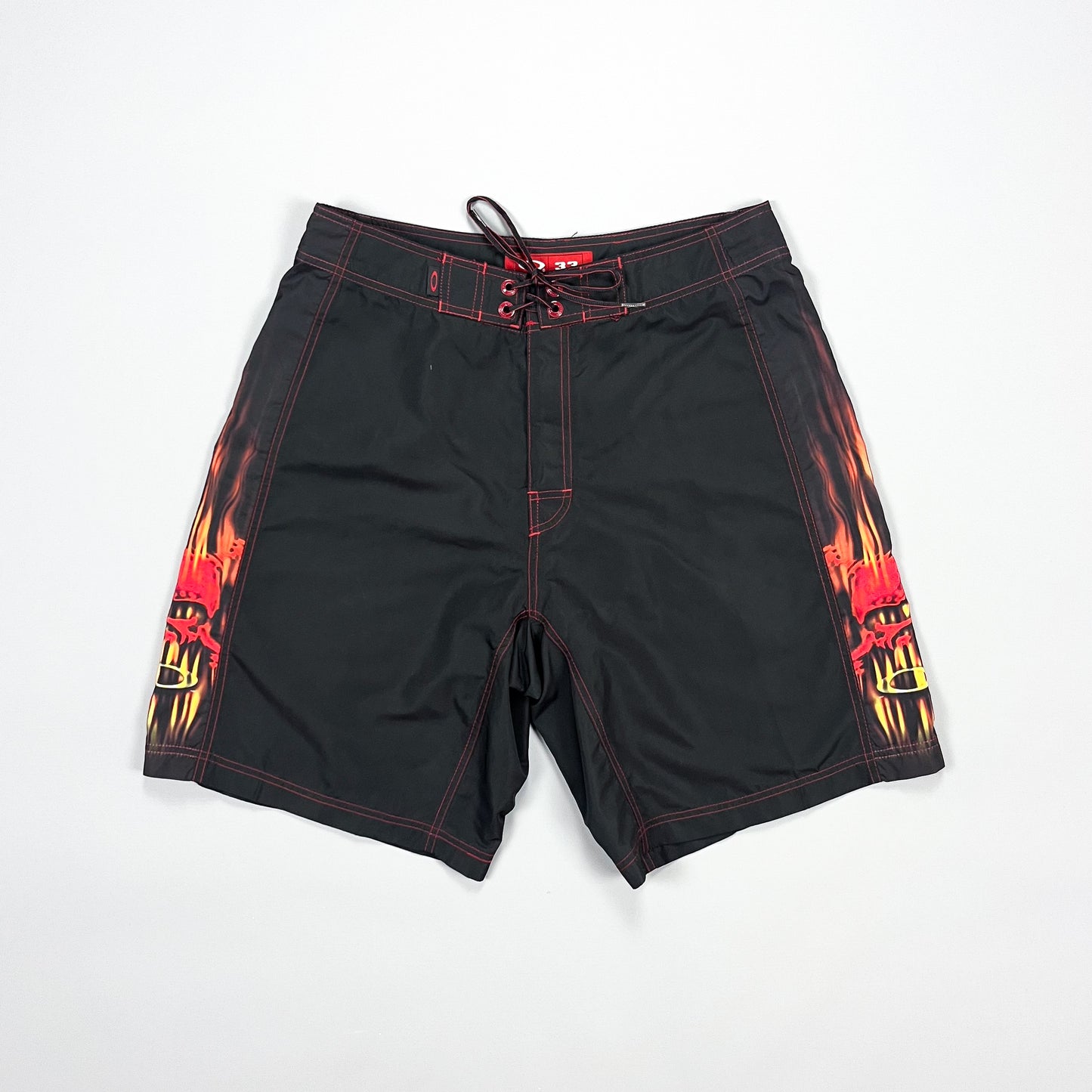 Oakley Early 2000's Flame Skull Ellipse Black Board Shorts - Size: 33"