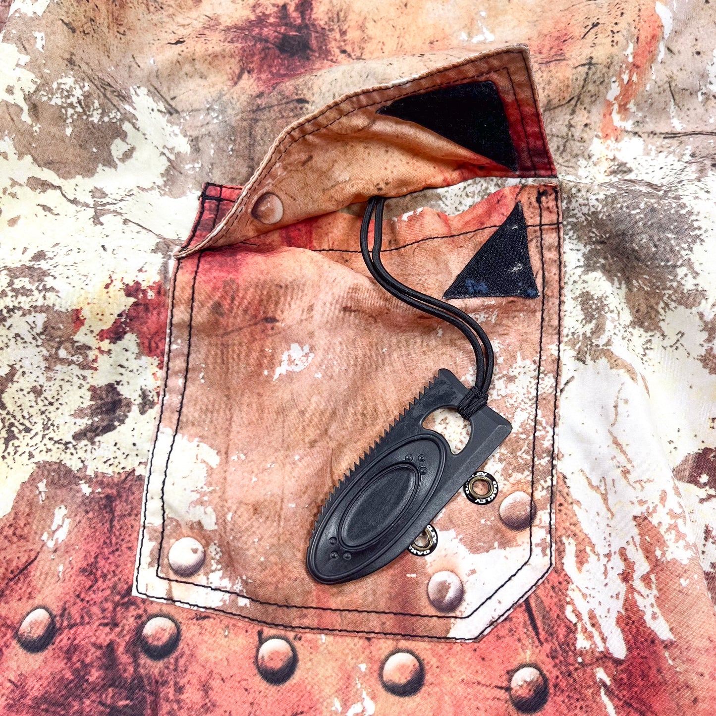 Oakley Software Early 2000's Rust Skull Shorts - Size: Large