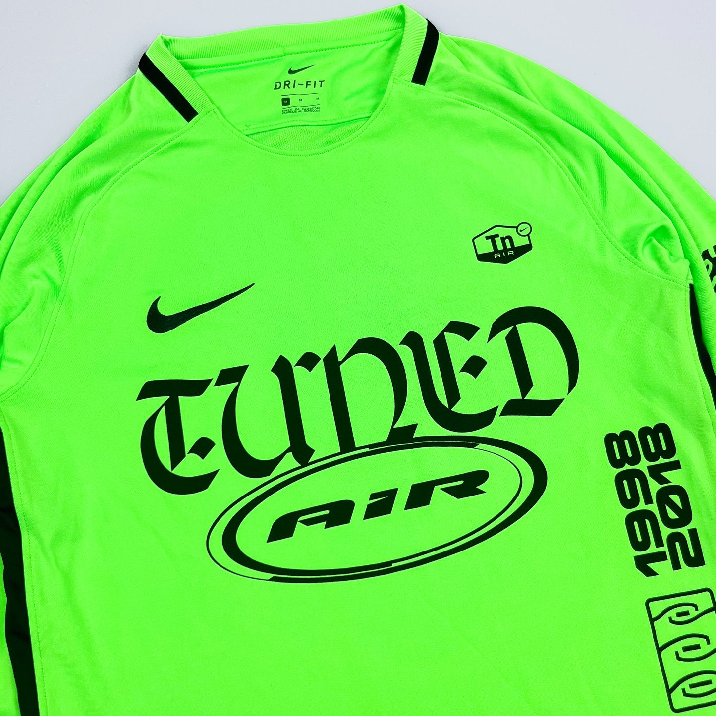 Nike Air Max Plus Tuned Tn Friends & Family 20th Anniversary Long sleeve T-shirt - Size: Medium