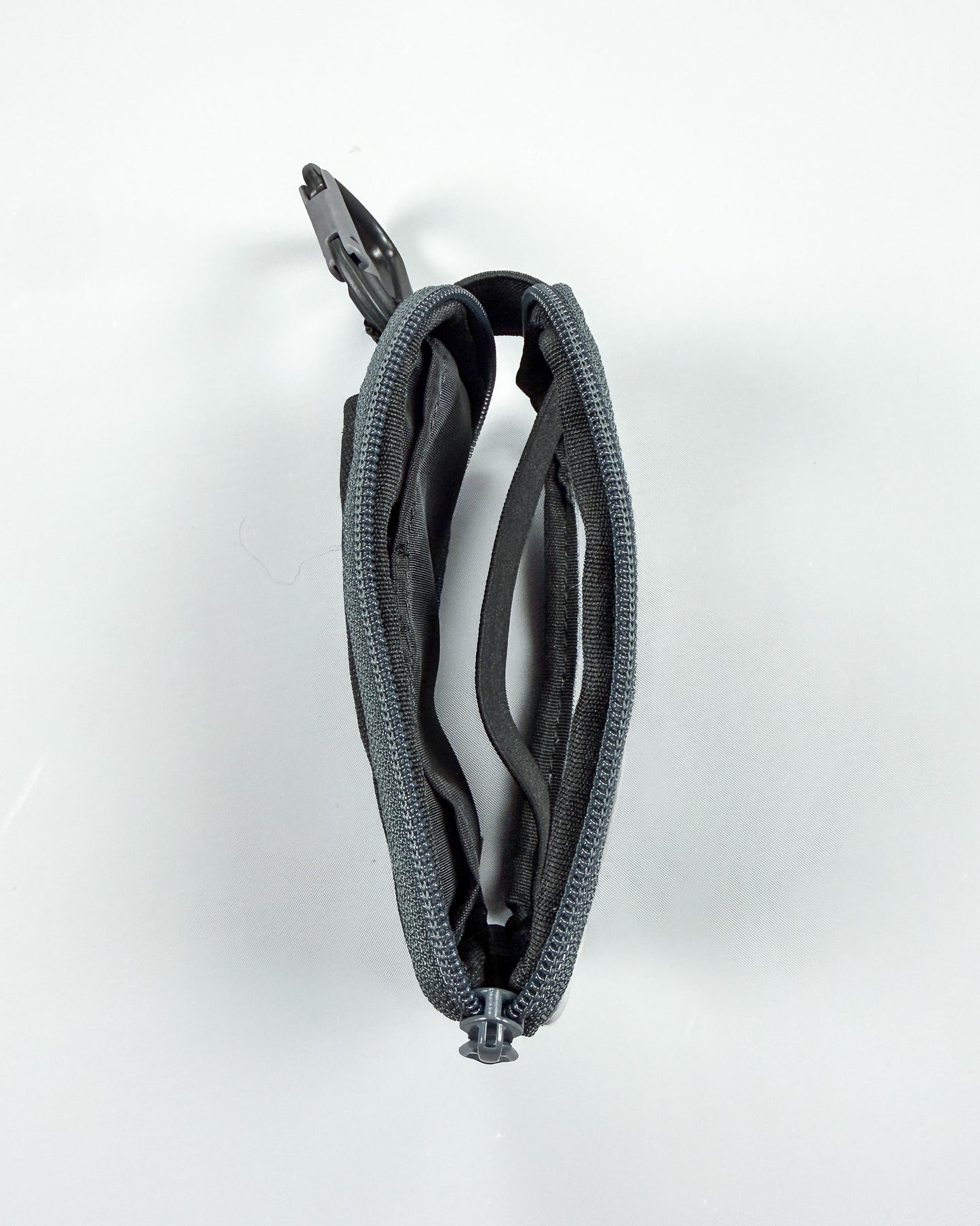 Oakley Early 2000's Japan Exclusive Small Translucent Carabiner Belt/Bag Clip Holder