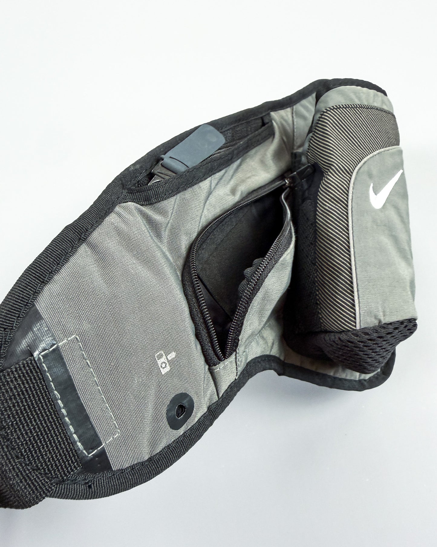 Nike Early 2000's Hydration MP3 Running Side / Crossbody / Waist Bag