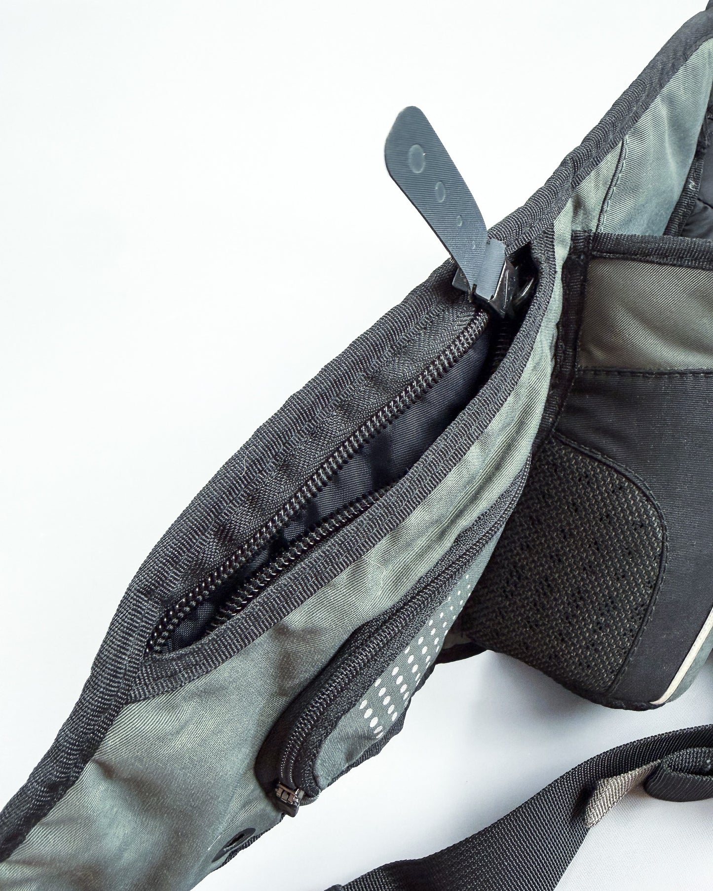 Nike Early 2000's Hydration MP3 Running Side / Crossbody / Waist Bag