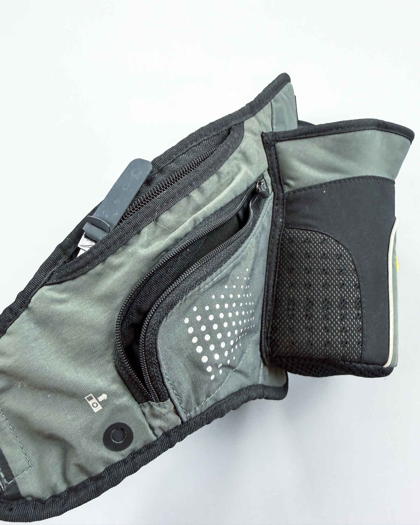 Nike Early 2000's Hydration MP3 Running Side / Crossbody / Waist Bag