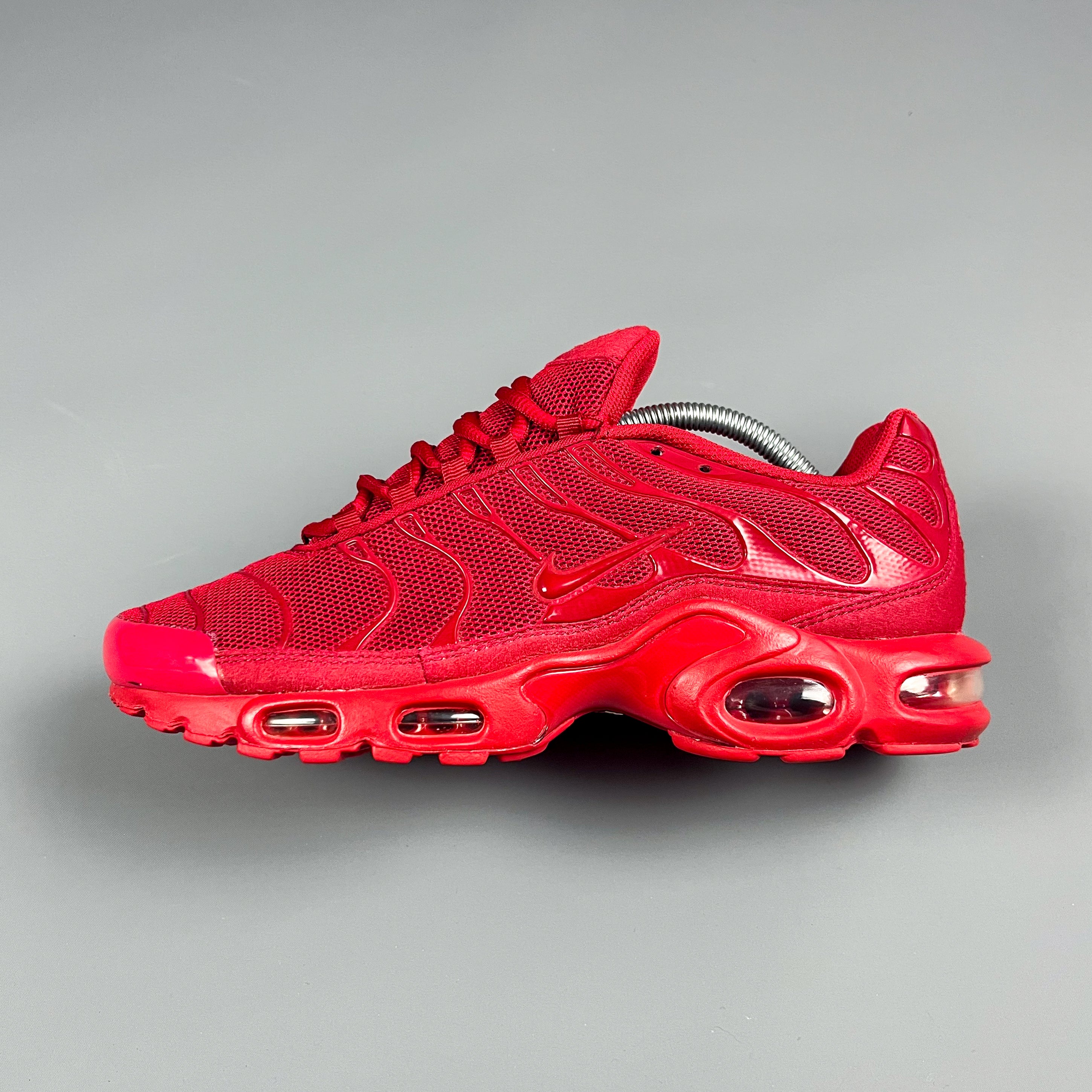 Nike air max plus tuned 1 lava red hotsell