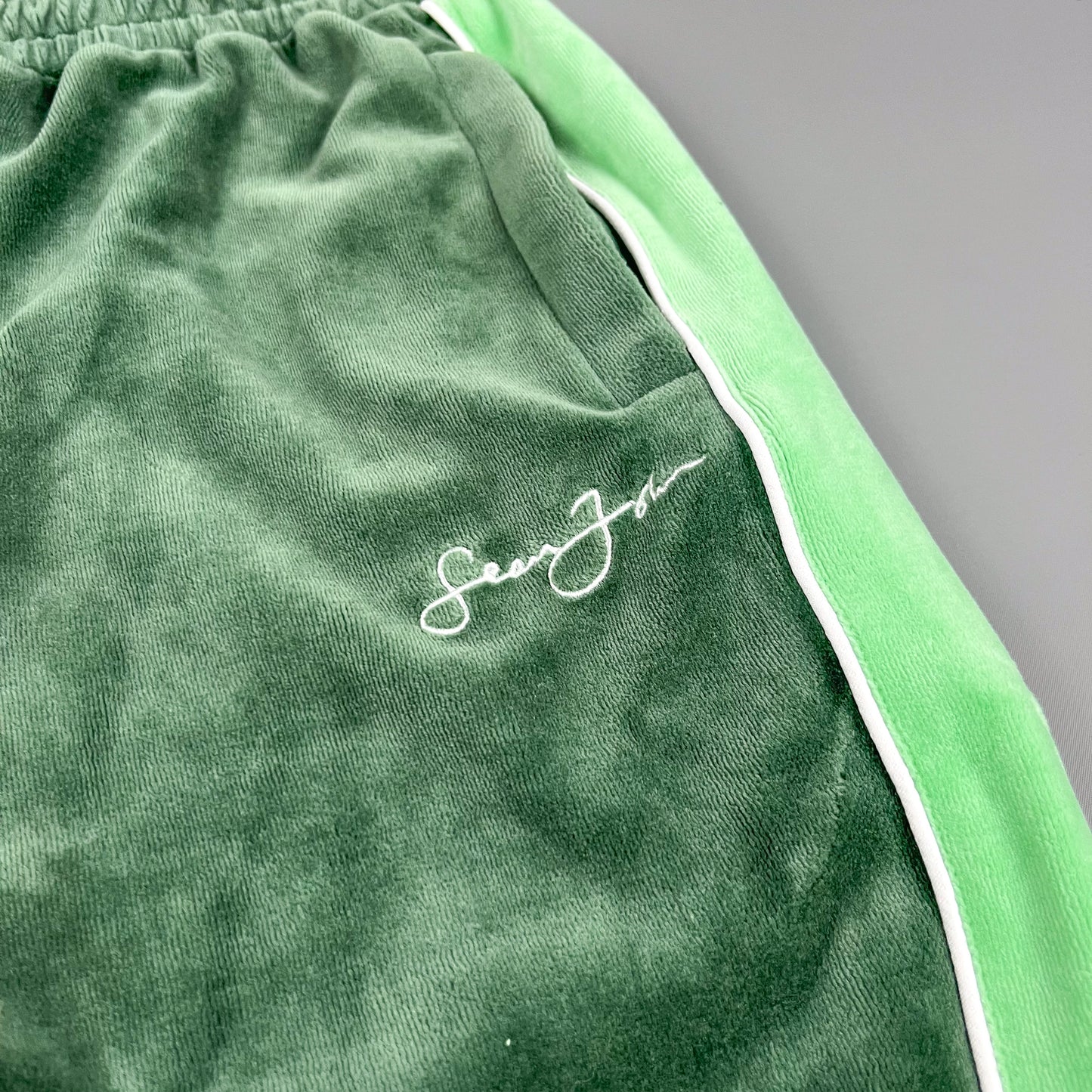 Sean John Script Logo Green Velour Tracksuit - Size: Medium