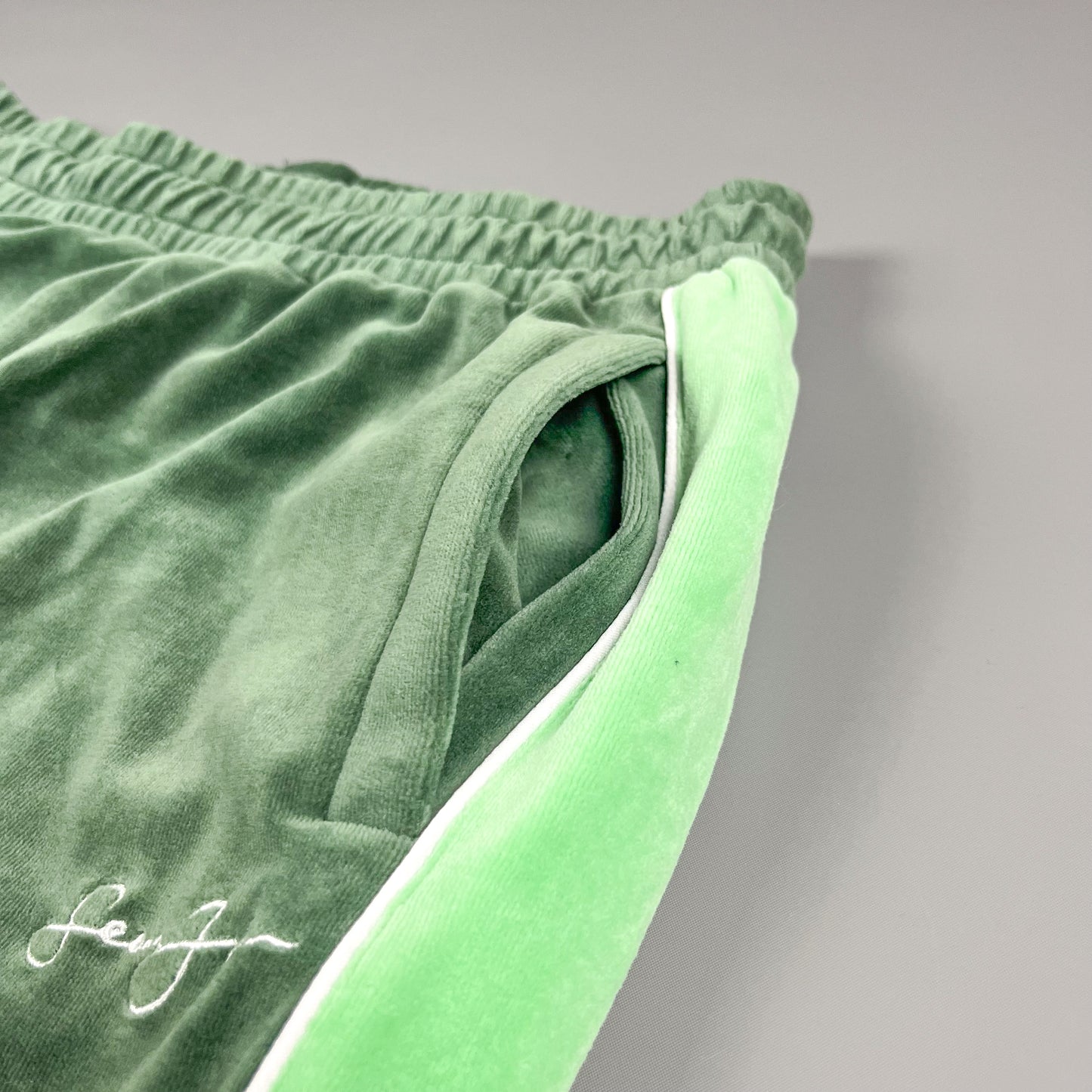 Sean John Script Logo Green Velour Tracksuit - Size: Medium