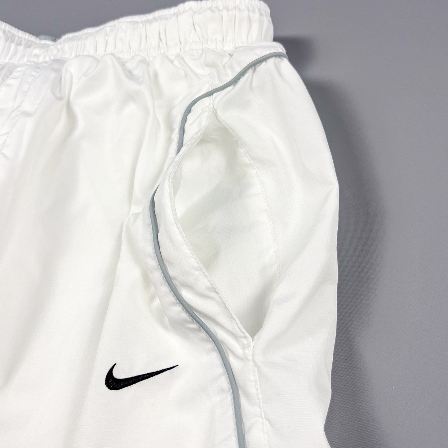 Nike Shox White Shorts - Size: Medium